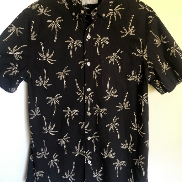 old navy navy white palm tree hawaiian button down - Picture 1 of 4